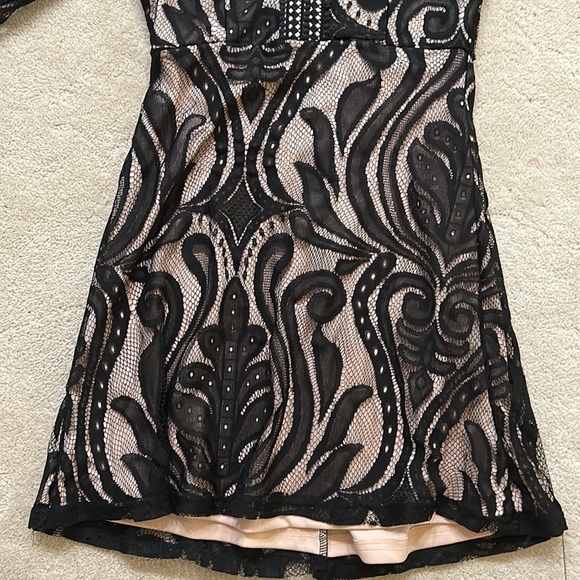 Formal dress - Picture 4 of 7